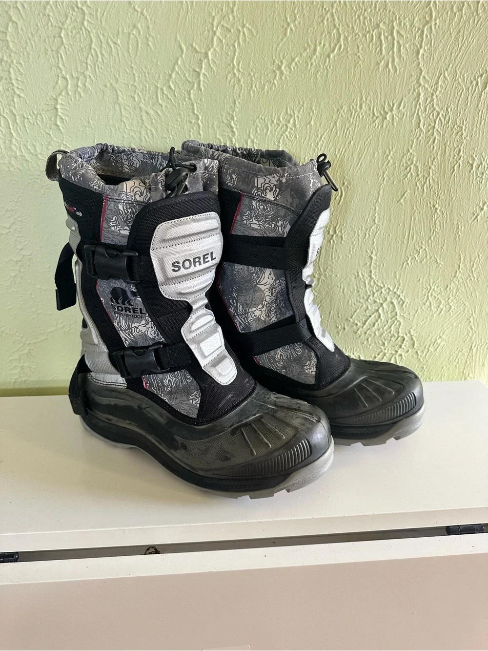 Men’s Sorel Alpha Trac Snow Boots size 11  Thermo Plus Extreme waterproof